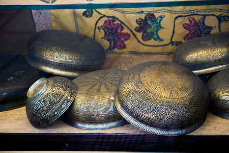 观景中的土耳其老化金属板块铜颜色盘子背景图片