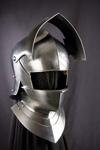 战争头盔老的中世纪骑士盔甲金属保护士兵不受对手冲撞金属保护背景图片
