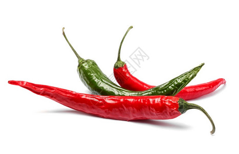 红辣椒和绿在白胡上隔离新鲜的热红色图片