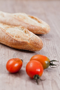 面包和小番茄背景图片