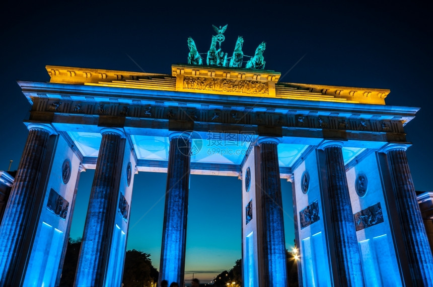 柏林勃兰登堡门照亮的勃兰登堡门老发光建筑学图片