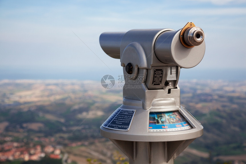 全景瓦尔塔诺夫单眼圣马力联合操作望远镜近距离关闭图片