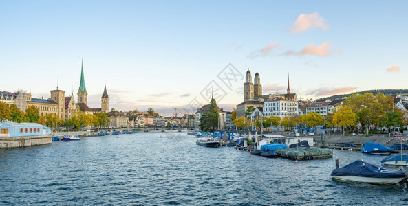瑞士苏黎世河岸城市风光图片