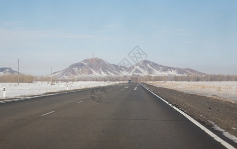卡拉劳步道州际公路行进高速阿斯塔纳哈萨克斯坦卡拉干达207年3月地平线背景