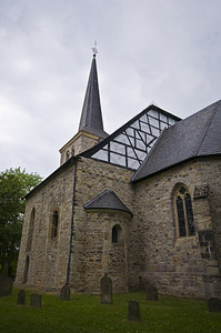 BochumStiepel的著名中世纪村教堂地标雅各布斯多云的图片