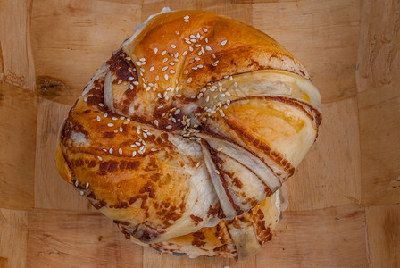 自制面包店肉烤甜配有红豆糊和白芝麻种子图片
