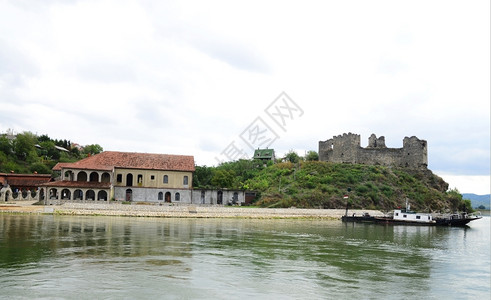 Ram村Serbia堡垒地标和danube河岸旅行船游图片