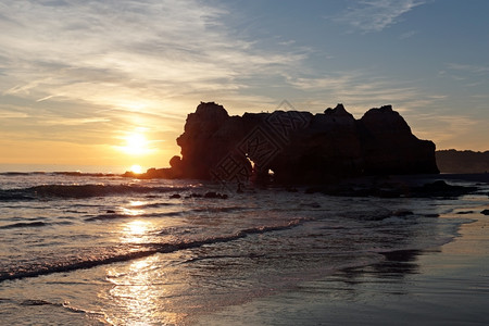 户外海洋葡萄牙普拉亚达罗查的日落海滩图片