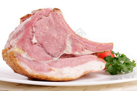猪肉少量肋骨上的熏肉白色图片