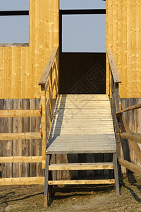 打猎露天狩藏身处入口的详细节建筑学木制的图片