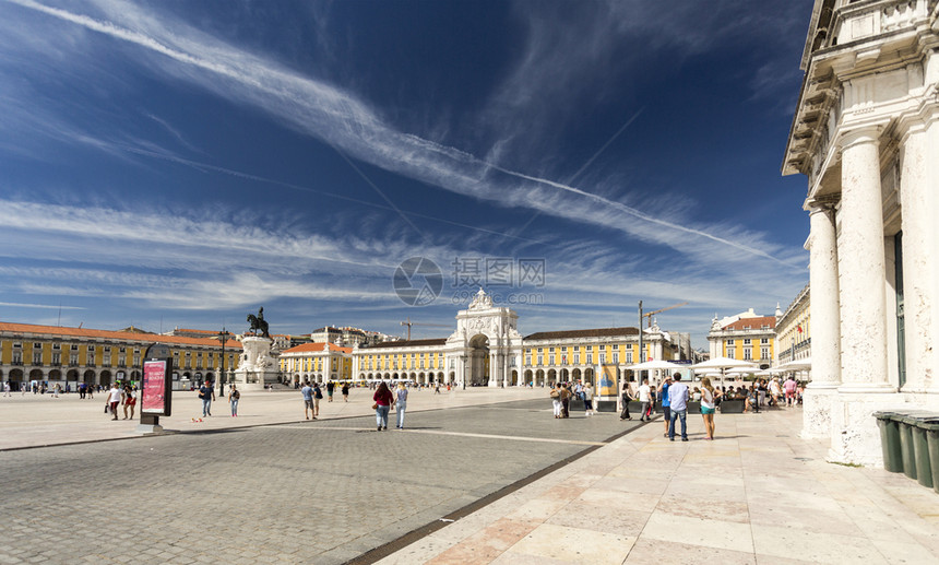 帕科鲁阿商业广场俗称TerrirodoPaco是葡萄牙里斯本最大的广场名为TerriroPaco游客图片