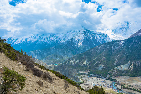 喜马拉雅山谷美景图片