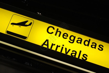 黄抵达国际机场的签字牌国际木板飞高清图片