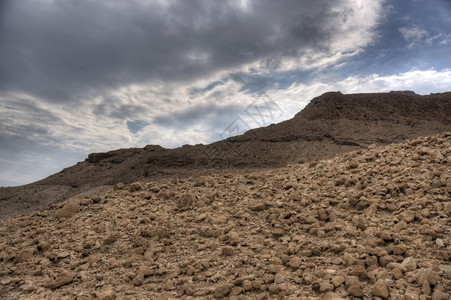 戏剧以色列靠近秋天在死海附的犹太沙漠欧洲旅行图片