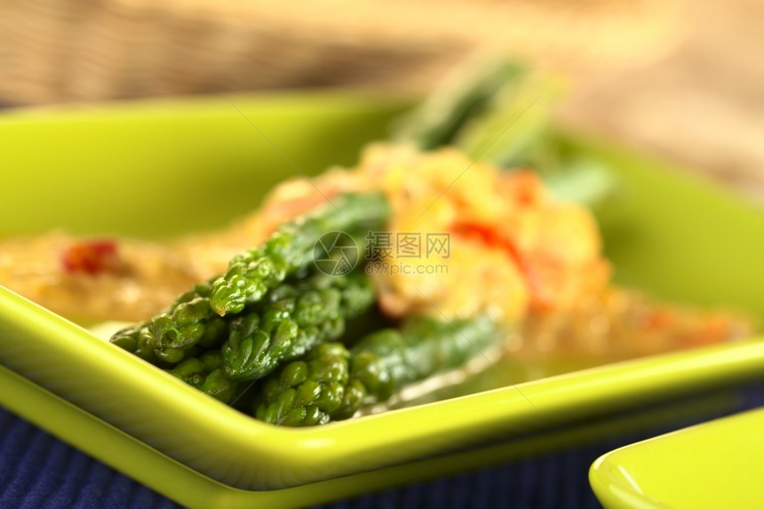 蔬菜盘子绿色食肉咖喱选择焦点重注意三个上方的羊尾小费GreenAsparagusCurry门户14图片