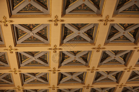 藻井古老的天花板有奢华建筑学图片