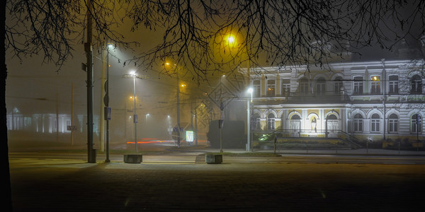 卢萨蒂安尼斯城市夜晚福吉英国大使馆维尔纽斯迹象背景