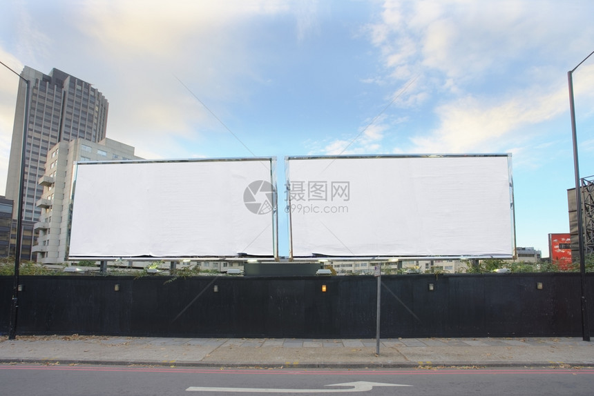 复制十一月207年1月照片拍摄日期伦敦英格兰路边两块白纸牌广告的图片编号349无可获财产发布日期路边伦敦英格兰图片