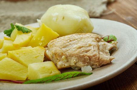 卷心菜Nepepepa挪威传统菜蔬和酱肉食物胖的图片