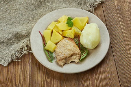 内佩斯帕Nepepepa挪威传统菜蔬和酱肉猪胖的图片