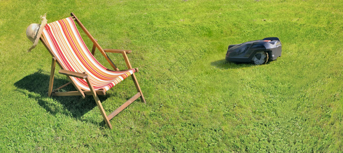 放松绿化草和上机器人除的甲板椅技术图片