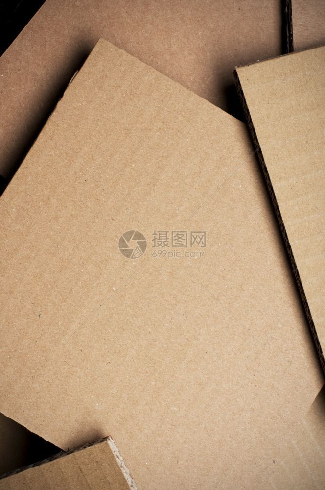 空白的卡片棕色纸板背景折叠的纸板布页背景挂纸表棕色的图片