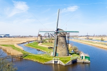 磨农村水荷兰Kinderdijk传统风力车图片