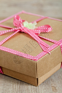 棕色的盒粉配有丝带可爱装饰礼品包图片