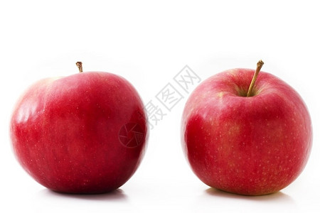 品尝2个红苹果两在白色背景上隔离的红苹果饮食新鲜图片