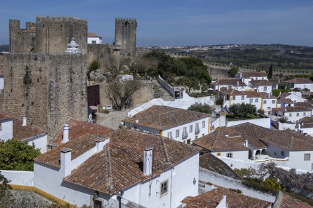 据点堡垒奥斯特葡萄牙欧泰地区中世纪城堡和被墙隔在上的城镇Obidos图片