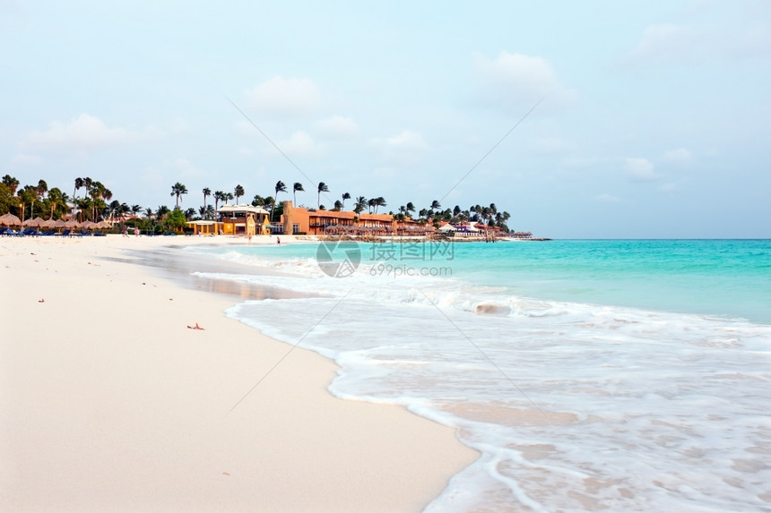 Druif加勒比海阿鲁巴岛的Druif海滩水色加勒比语海浪图片