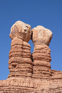 干燥沙漠石柱布卢夫犹他州干旱图片
