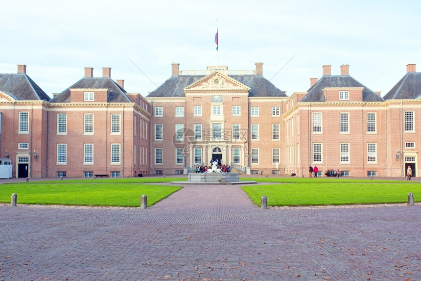 荷属兰ALPELDOORN市2015年月4日国民建筑学广场图片
