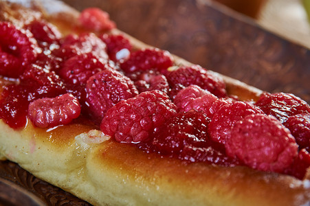 山莓口味的面包高清图片