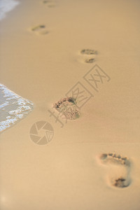 沙中的脚印图片