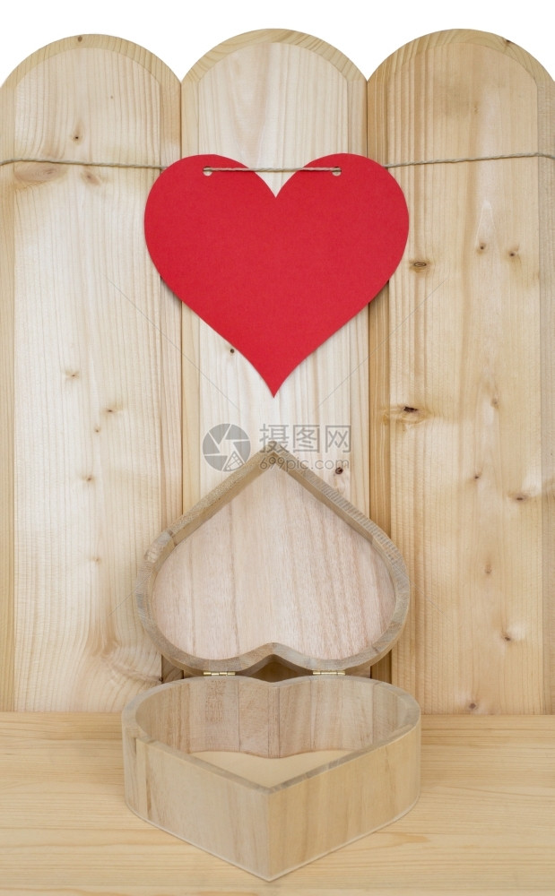 能够线上纸的心脏和形现在木制头图片