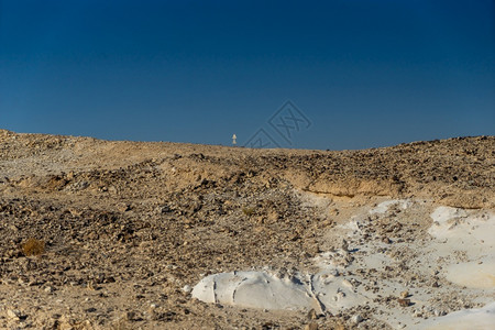 沙漠和蓝天尼扎纳伊扎娜高清图片