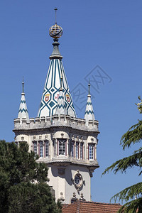 艾伦行政葡萄牙里斯本附近的辛特拉市大厦塔楼葡萄牙里斯本附近建造了地方民政管理局的办公用房建筑旅游背景图片
