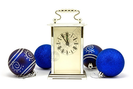 蓝色的玩具显示5分钟到新年的时手表图片