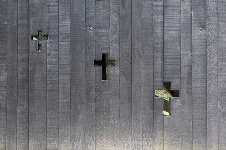 木十字架洞装饰建筑学带有装饰的木栅栏砍掉背景