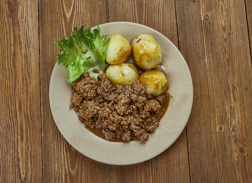 美味的牛扒百万bof丹麦配土豆的牛肉盘地面图片