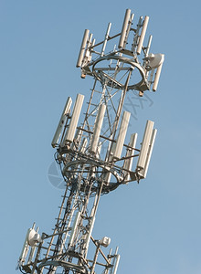 桅杆对抗蓝天的电话内网通讯塔和络电子的广播图片