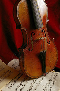 经典和谐工具小提琴是非常古老的乐器图片