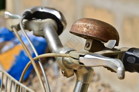 古董风化怀旧的自行车钟图片