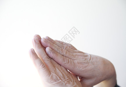 男人身体a70岁男子的手指背景图片