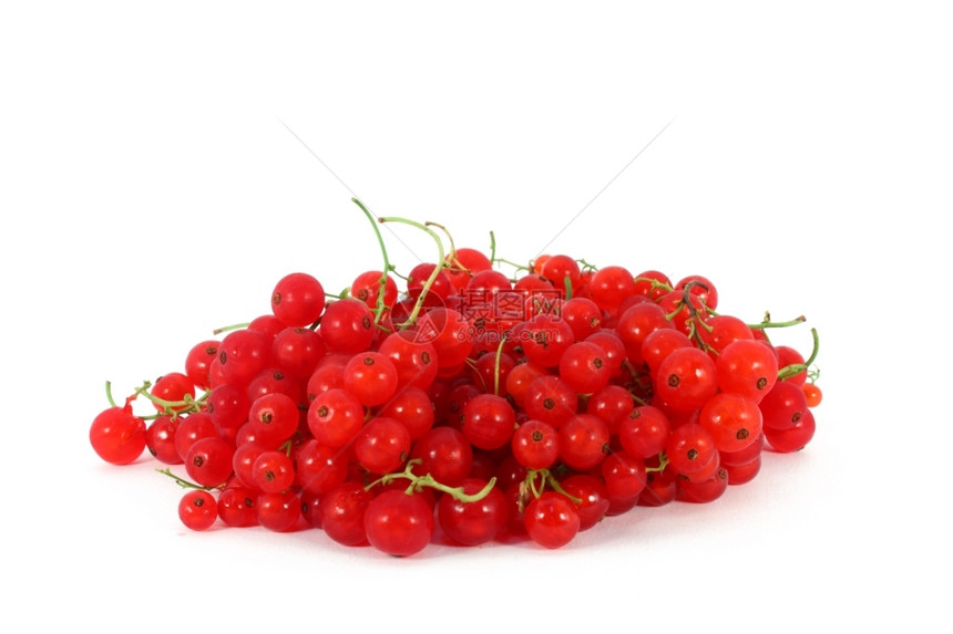 甜点红色长袍的堆积在白背景上被孤立浆果成熟图片