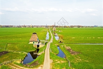 荷兰杜赫地貌传统风力车场荷兰景观运河航班图片