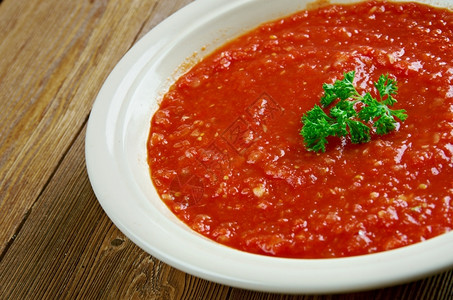 一顿饭美食煮烤番茄和洋葱酱汤澳大利亚菜午餐图片