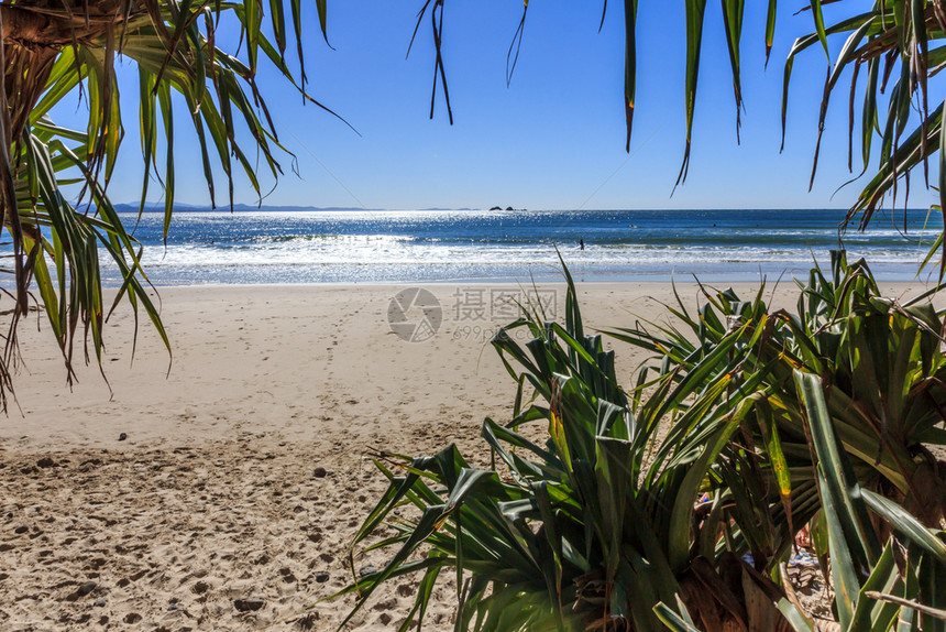 澳大利亚拜伦湾阳光照耀在海上闪发光太阳风景图片