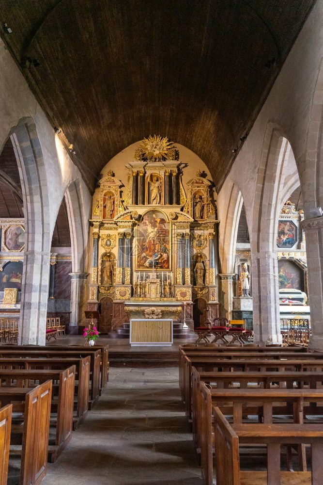 教堂祈祷和旅行的彩色窗口假期法国夏天图片